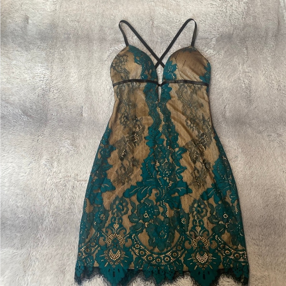Bebé lace dress